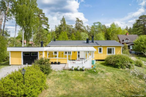 3BDR close to nature a beautiful home LAKE nearby in Uppsala